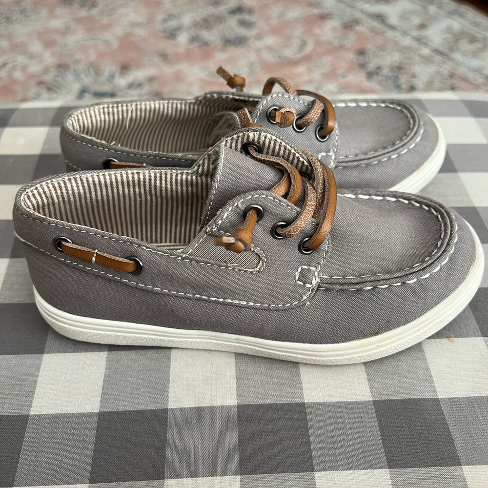 Very gently used children’s place size 11 boy shoe, gray with brown laces